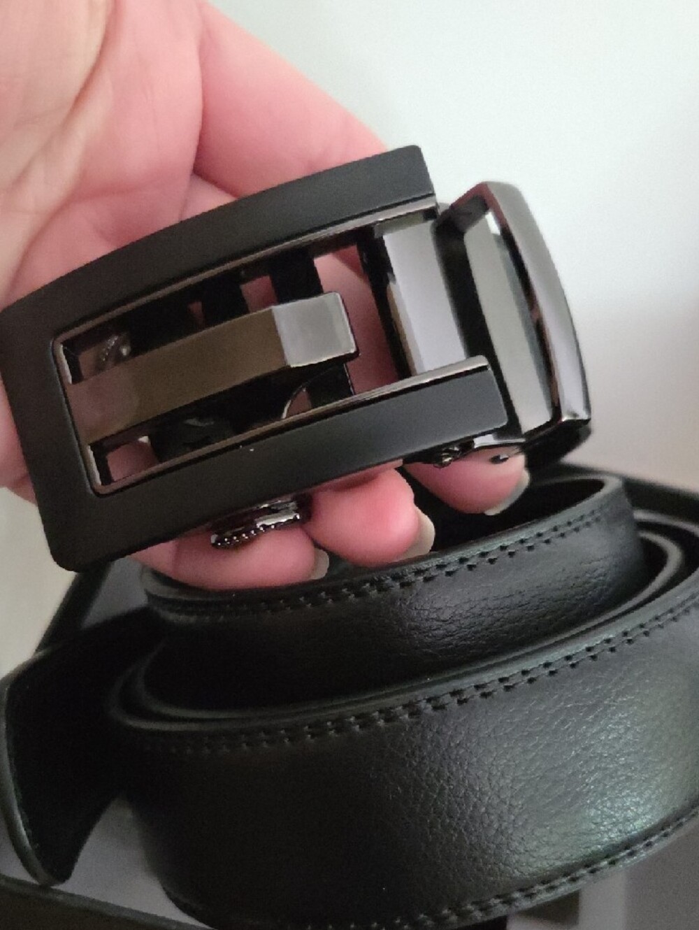 Men's NIB Black Leather Ratchet Belt - Picture 5 of 5